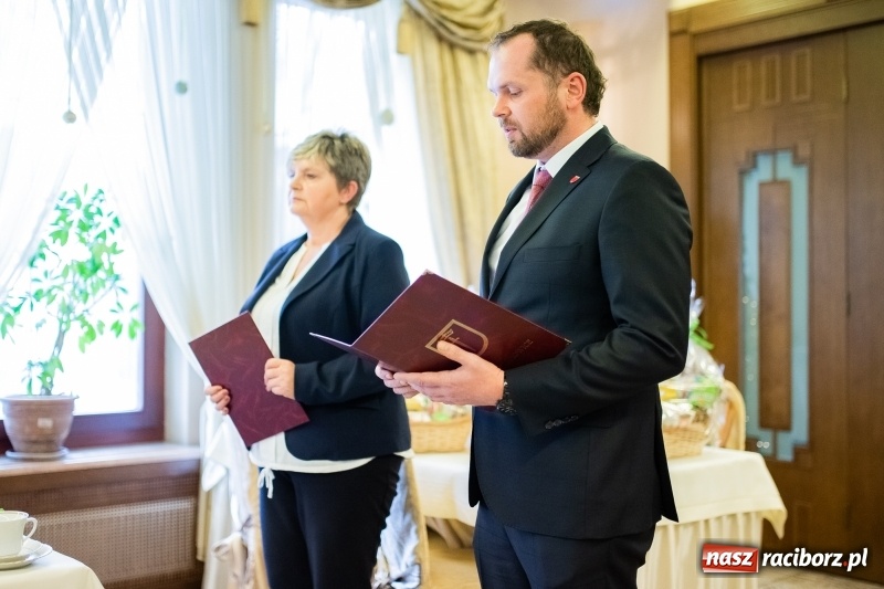 Zdjęcie w galerii na portalu naszraciborz.pl: Złote gody w Krzanowicach. Medale Prezydenta RP odebrało pięć par FOTO i WIDEO wiadomości z regionu