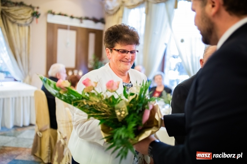 Zdjęcie w galerii na portalu naszraciborz.pl: Złote gody w Krzanowicach. Medale Prezydenta RP odebrało pięć par FOTO i WIDEO wiadomości z regionu