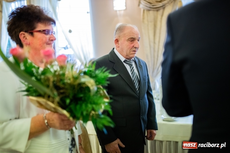 Zdjęcie w galerii na portalu naszraciborz.pl: Złote gody w Krzanowicach. Medale Prezydenta RP odebrało pięć par FOTO i WIDEO wiadomości z regionu