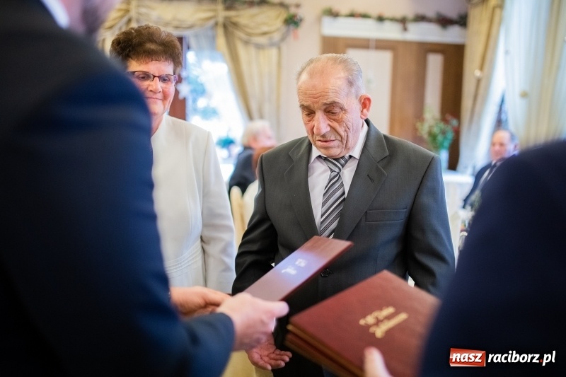 Zdjęcie w galerii na portalu naszraciborz.pl: Złote gody w Krzanowicach. Medale Prezydenta RP odebrało pięć par FOTO i WIDEO wiadomości z regionu