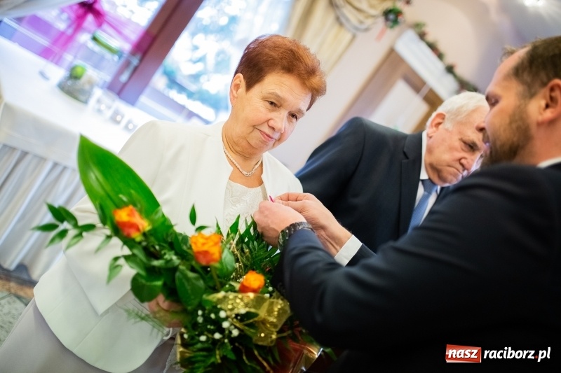 Zdjęcie w galerii na portalu naszraciborz.pl: Złote gody w Krzanowicach. Medale Prezydenta RP odebrało pięć par FOTO i WIDEO wiadomości z regionu