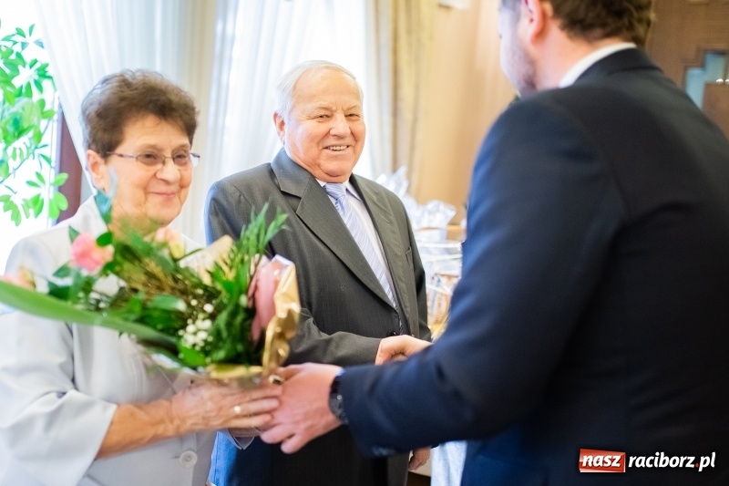 Zdjęcie w galerii na portalu naszraciborz.pl: Złote gody w Krzanowicach. Medale Prezydenta RP odebrało pięć par FOTO i WIDEO wiadomości z regionu