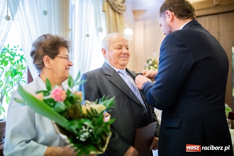 Zdjęcie w galerii na portalu naszraciborz.pl: Złote gody w Krzanowicach. Medale Prezydenta RP odebrało pięć par FOTO i WIDEO wiadomości z regionu