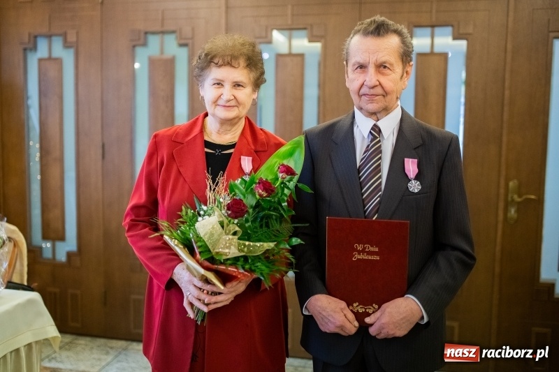 Zdjęcie w galerii na portalu naszraciborz.pl: Złote gody w Krzanowicach. Medale Prezydenta RP odebrało pięć par FOTO i WIDEO wiadomości z regionu
