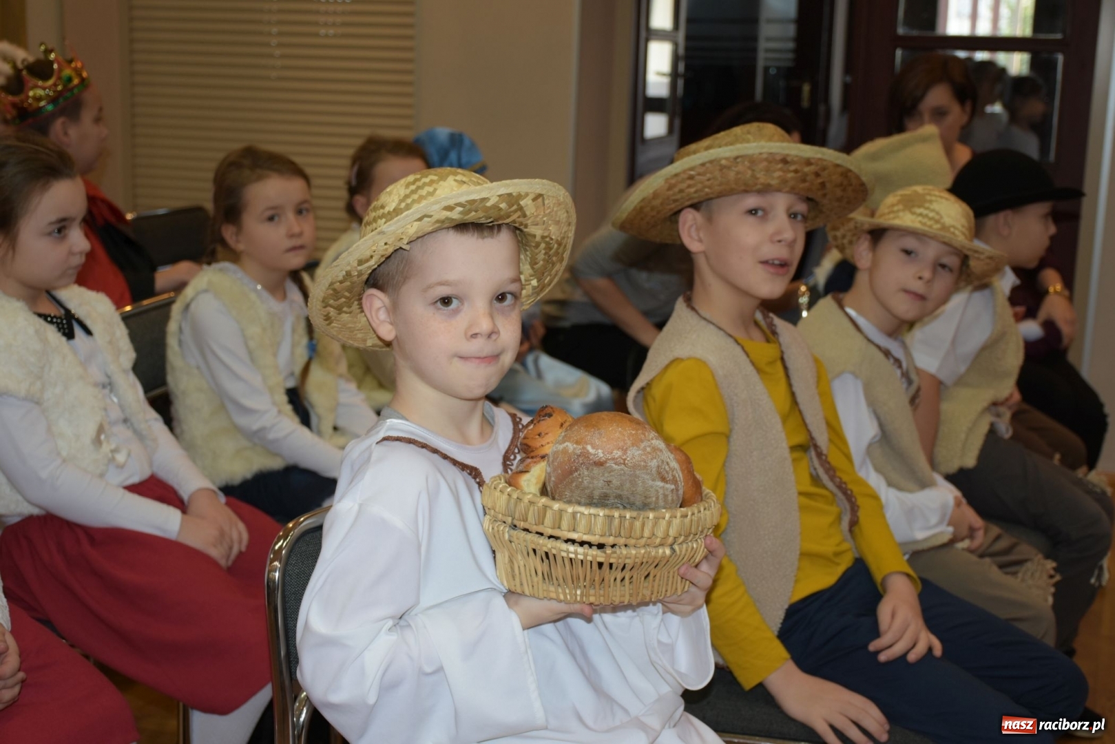 Zdjęcie w galerii na portalu naszraciborz.pl: Dzisiaj w Betlejem...Przegląd w Tworkowie  wiadomości z regionu
