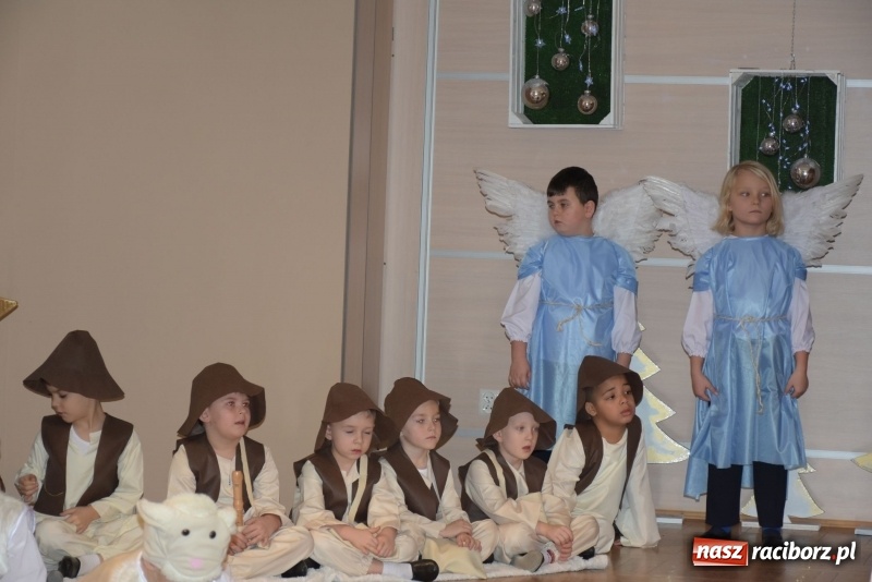 Zdjęcie w galerii na portalu naszraciborz.pl: Dzisiaj w Betlejem...Przegląd w Tworkowie  wiadomości z regionu