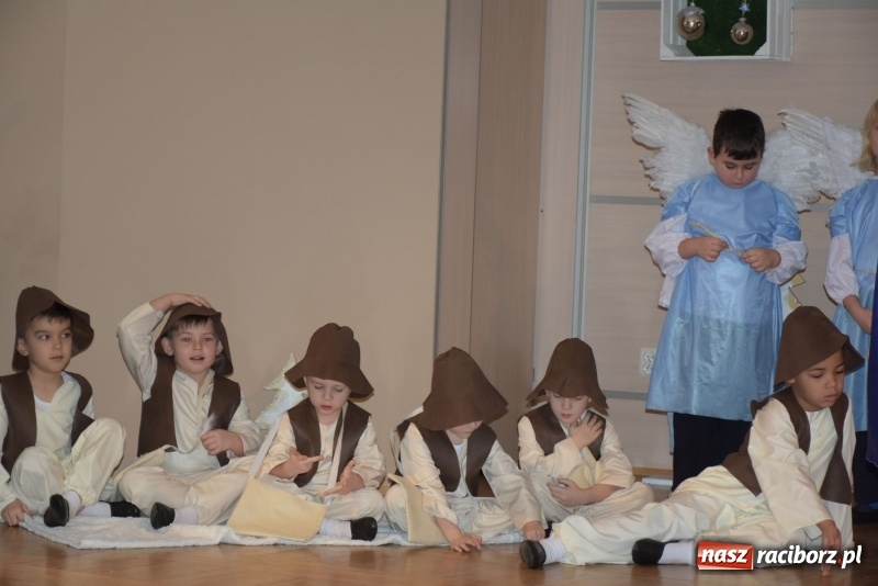 Zdjęcie w galerii na portalu naszraciborz.pl: Dzisiaj w Betlejem...Przegląd w Tworkowie  wiadomości z regionu