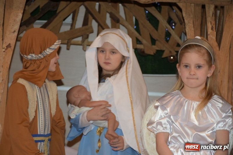 Zdjęcie w galerii na portalu naszraciborz.pl: Dzisiaj w Betlejem...Przegląd w Tworkowie  wiadomości z regionu