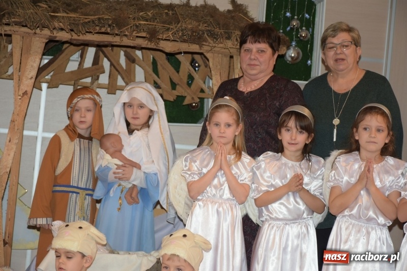 Zdjęcie w galerii na portalu naszraciborz.pl: Dzisiaj w Betlejem...Przegląd w Tworkowie  wiadomości z regionu
