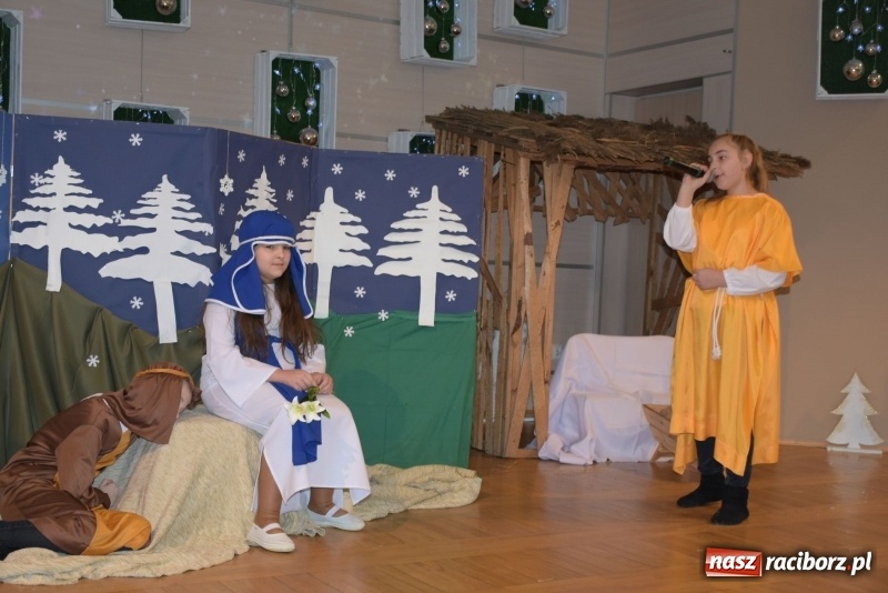 Zdjęcie w galerii na portalu naszraciborz.pl: Dzisiaj w Betlejem...Przegląd w Tworkowie  wiadomości z regionu
