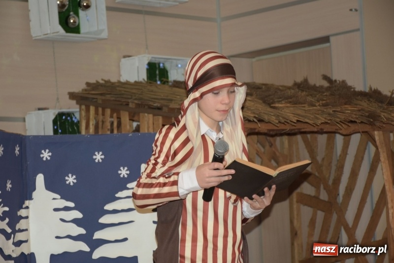 Zdjęcie w galerii na portalu naszraciborz.pl: Dzisiaj w Betlejem...Przegląd w Tworkowie  wiadomości z regionu