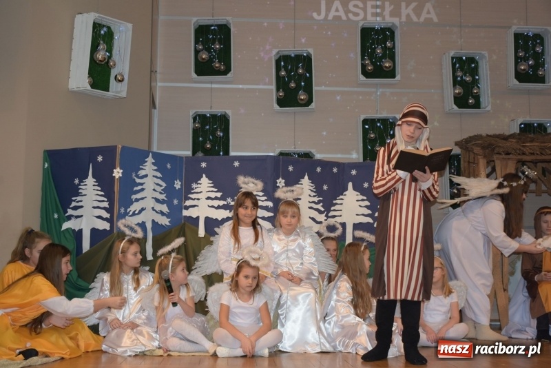 Zdjęcie w galerii na portalu naszraciborz.pl: Dzisiaj w Betlejem...Przegląd w Tworkowie  wiadomości z regionu