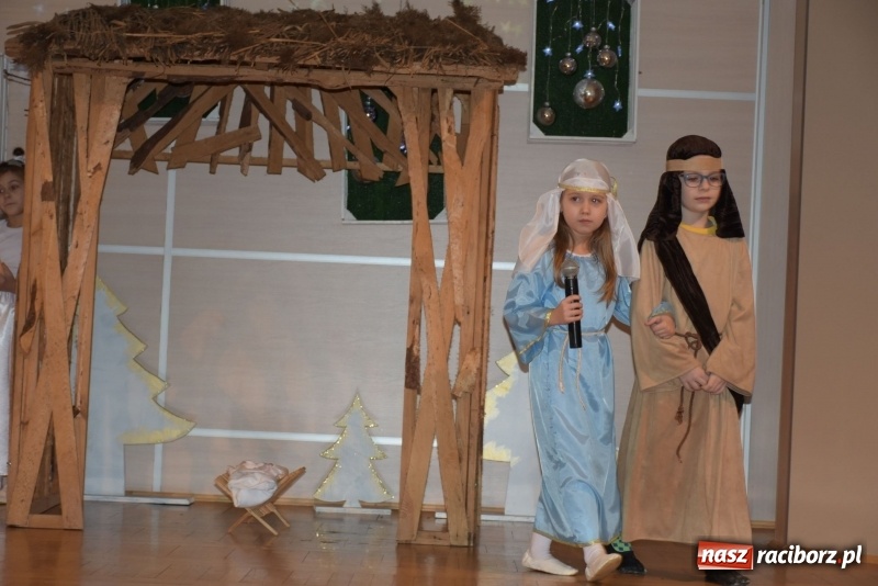 Zdjęcie w galerii na portalu naszraciborz.pl: Dzisiaj w Betlejem...Przegląd w Tworkowie  wiadomości z regionu