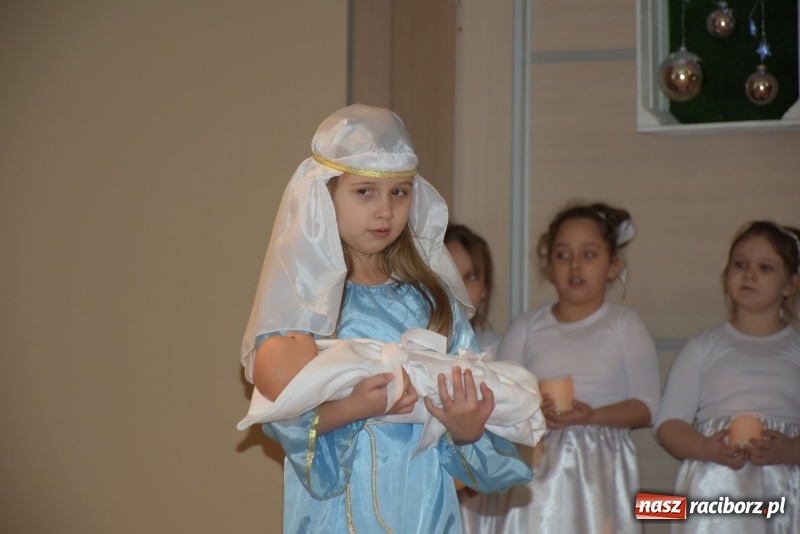 Zdjęcie w galerii na portalu naszraciborz.pl: Dzisiaj w Betlejem...Przegląd w Tworkowie  wiadomości z regionu