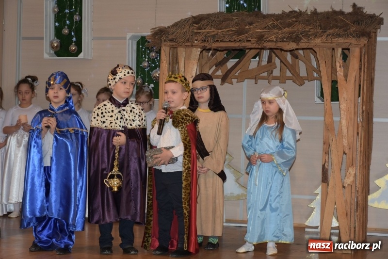 Zdjęcie w galerii na portalu naszraciborz.pl: Dzisiaj w Betlejem...Przegląd w Tworkowie  wiadomości z regionu