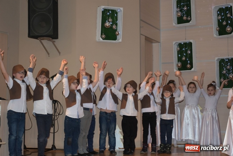Zdjęcie w galerii na portalu naszraciborz.pl: Dzisiaj w Betlejem...Przegląd w Tworkowie  wiadomości z regionu
