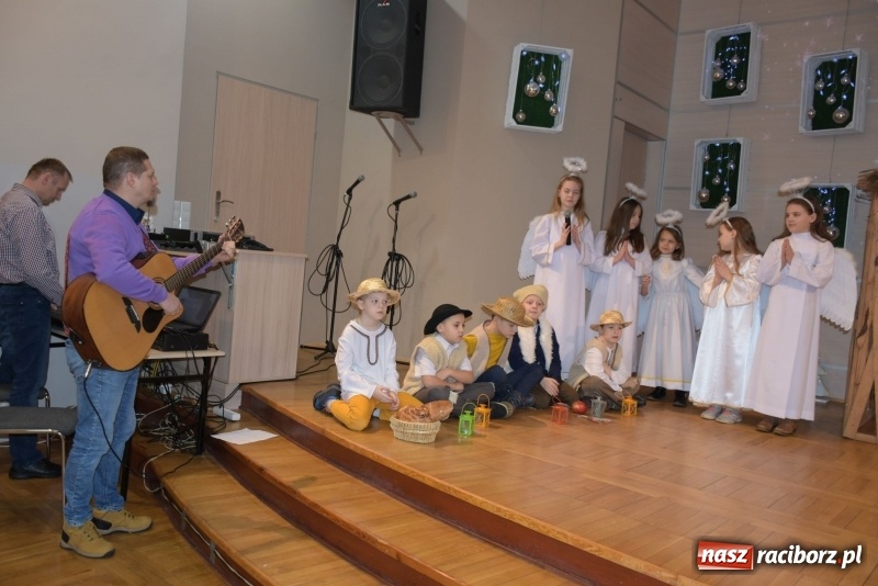 Zdjęcie w galerii na portalu naszraciborz.pl: Dzisiaj w Betlejem...Przegląd w Tworkowie  wiadomości z regionu