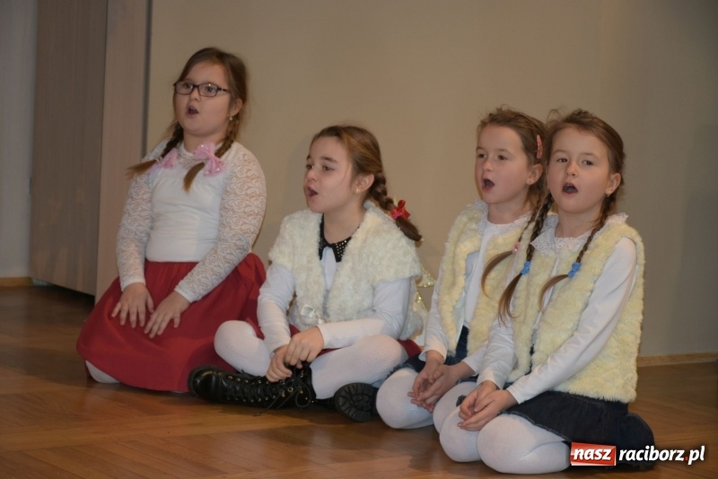 Zdjęcie w galerii na portalu naszraciborz.pl: Dzisiaj w Betlejem...Przegląd w Tworkowie  wiadomości z regionu