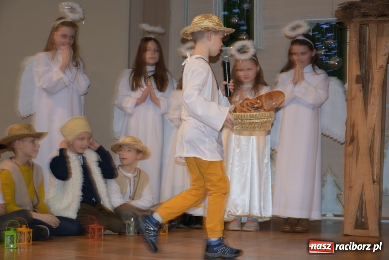 Zdjęcie w galerii na portalu naszraciborz.pl: Dzisiaj w Betlejem...Przegląd w Tworkowie  wiadomości z regionu