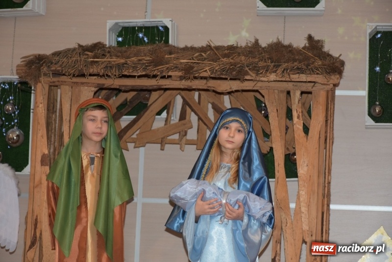 Zdjęcie w galerii na portalu naszraciborz.pl: Dzisiaj w Betlejem...Przegląd w Tworkowie  wiadomości z regionu