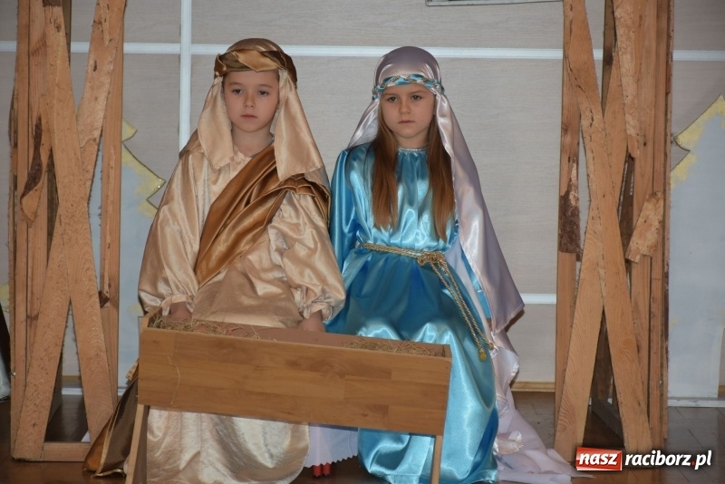 Zdjęcie w galerii na portalu naszraciborz.pl: Dzisiaj w Betlejem...Przegląd w Tworkowie  wiadomości z regionu