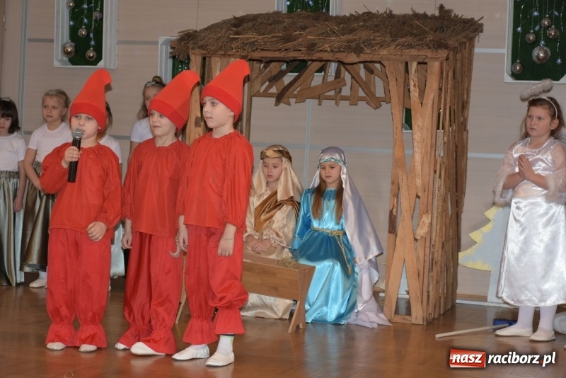 Zdjęcie w galerii na portalu naszraciborz.pl: Dzisiaj w Betlejem...Przegląd w Tworkowie  wiadomości z regionu