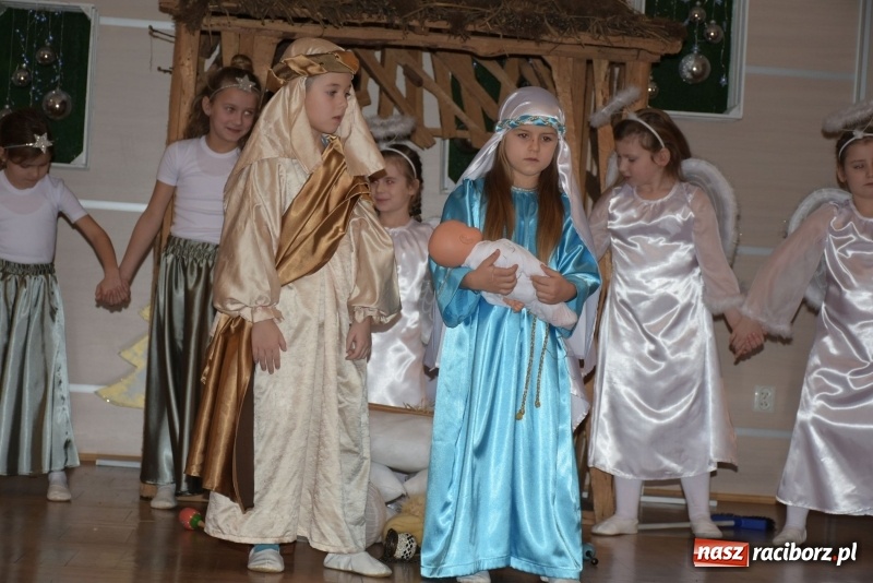 Zdjęcie w galerii na portalu naszraciborz.pl: Dzisiaj w Betlejem...Przegląd w Tworkowie  wiadomości z regionu