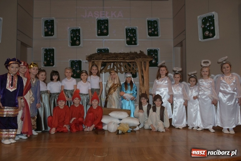 Zdjęcie w galerii na portalu naszraciborz.pl: Dzisiaj w Betlejem...Przegląd w Tworkowie  wiadomości z regionu