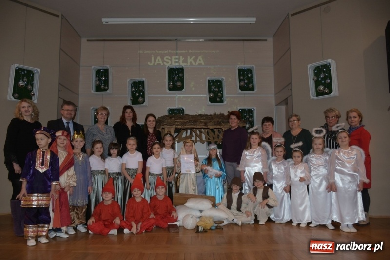 Zdjęcie w galerii na portalu naszraciborz.pl: Dzisiaj w Betlejem...Przegląd w Tworkowie  wiadomości z regionu