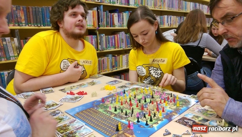 Zdjęcie w galerii na portalu naszraciborz.pl: Planszówkowa uczta w raciborskiej bibliotece wiadomości z regionu