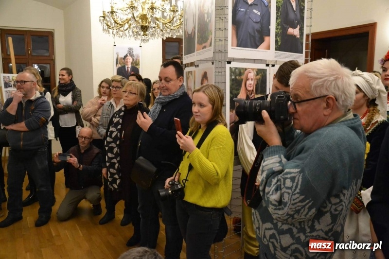 Zdjęcie w galerii na portalu naszraciborz.pl: 100 patriotów - na Zamku Piastowskim otwarto nową wystawę  wiadomości z regionu