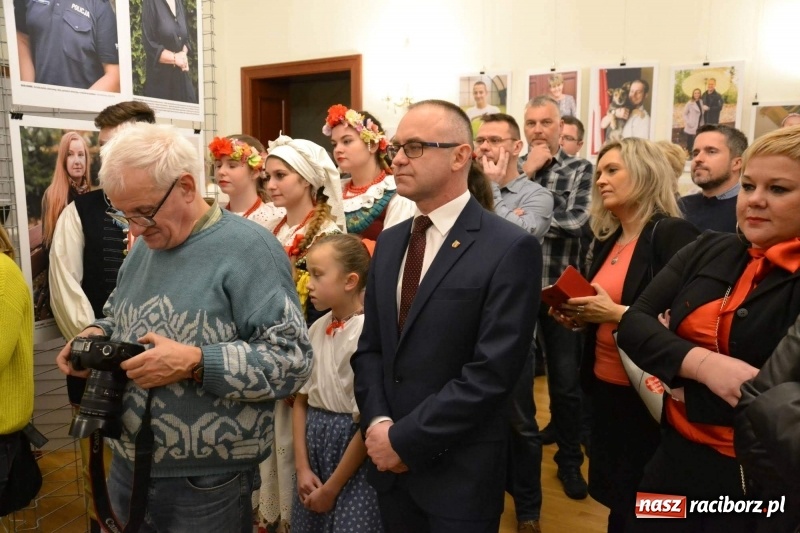 Zdjęcie w galerii na portalu naszraciborz.pl: 100 patriotów - na Zamku Piastowskim otwarto nową wystawę  wiadomości z regionu