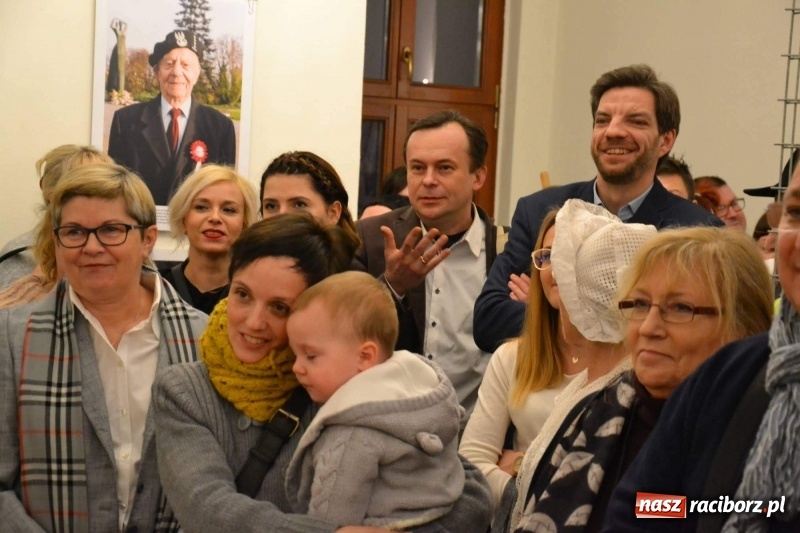 Zdjęcie w galerii na portalu naszraciborz.pl: 100 patriotów - na Zamku Piastowskim otwarto nową wystawę  wiadomości z regionu