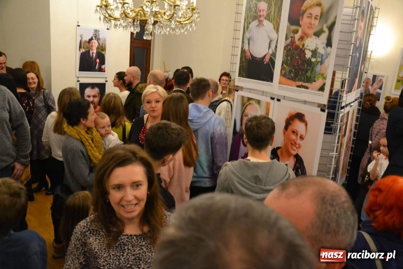 Zdjęcie w galerii na portalu naszraciborz.pl: 100 patriotów - na Zamku Piastowskim otwarto nową wystawę  wiadomości z regionu