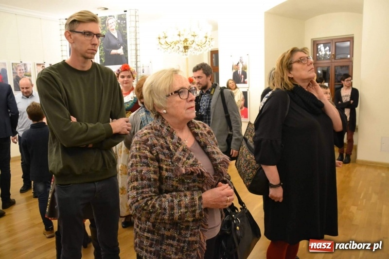 Zdjęcie w galerii na portalu naszraciborz.pl: 100 patriotów - na Zamku Piastowskim otwarto nową wystawę  wiadomości z regionu