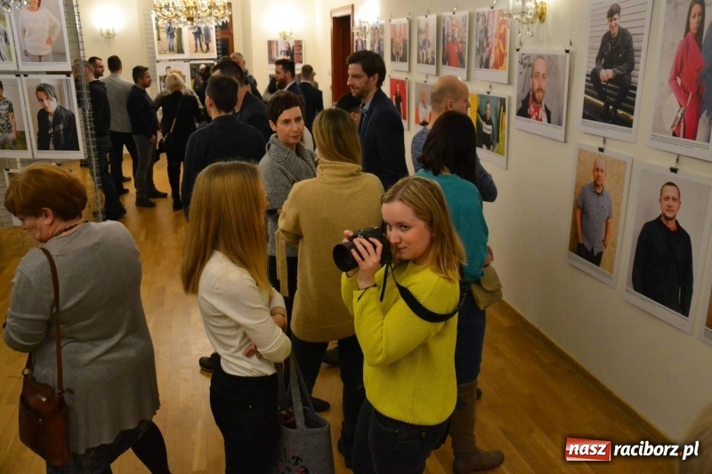 Zdjęcie w galerii na portalu naszraciborz.pl: 100 patriotów - na Zamku Piastowskim otwarto nową wystawę  wiadomości z regionu