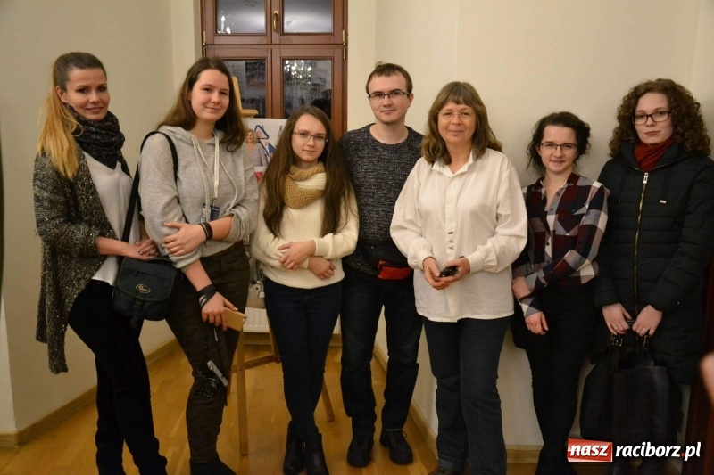 Zdjęcie w galerii na portalu naszraciborz.pl: 100 patriotów - na Zamku Piastowskim otwarto nową wystawę  wiadomości z regionu