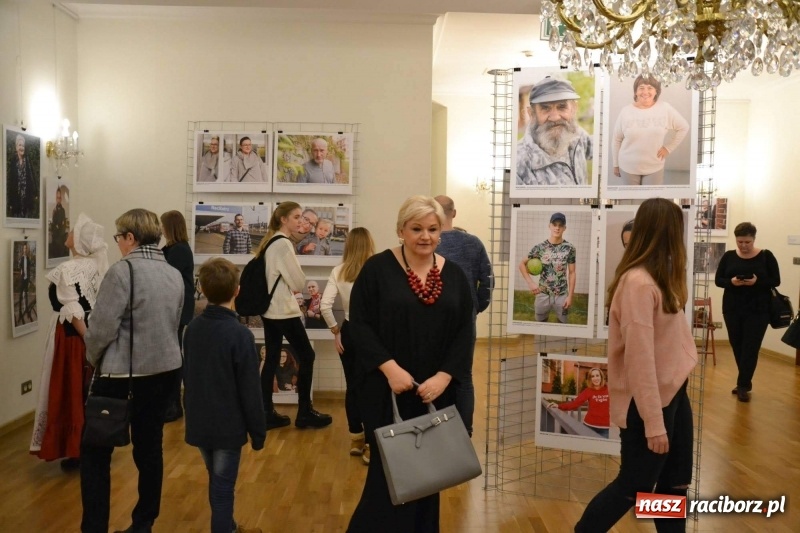 Zdjęcie w galerii na portalu naszraciborz.pl: 100 patriotów - na Zamku Piastowskim otwarto nową wystawę  wiadomości z regionu