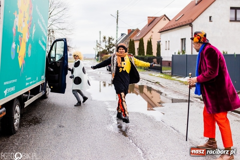 Zdjęcie w galerii na portalu naszraciborz.pl: Tysiąc książek od Empiku dla Szkoły Podstawowej w Rudniku wiadomości z regionu