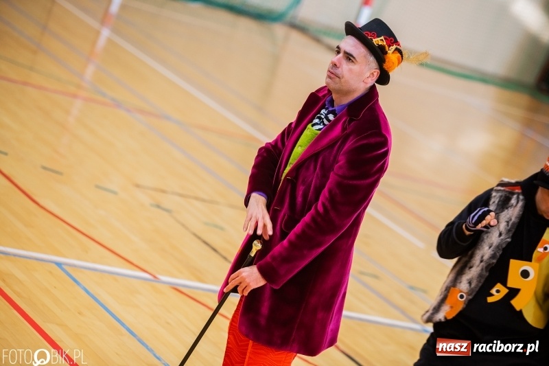 Zdjęcie w galerii na portalu naszraciborz.pl: Tysiąc książek od Empiku dla Szkoły Podstawowej w Rudniku wiadomości z regionu