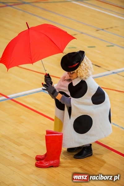 Zdjęcie w galerii na portalu naszraciborz.pl: Tysiąc książek od Empiku dla Szkoły Podstawowej w Rudniku wiadomości z regionu