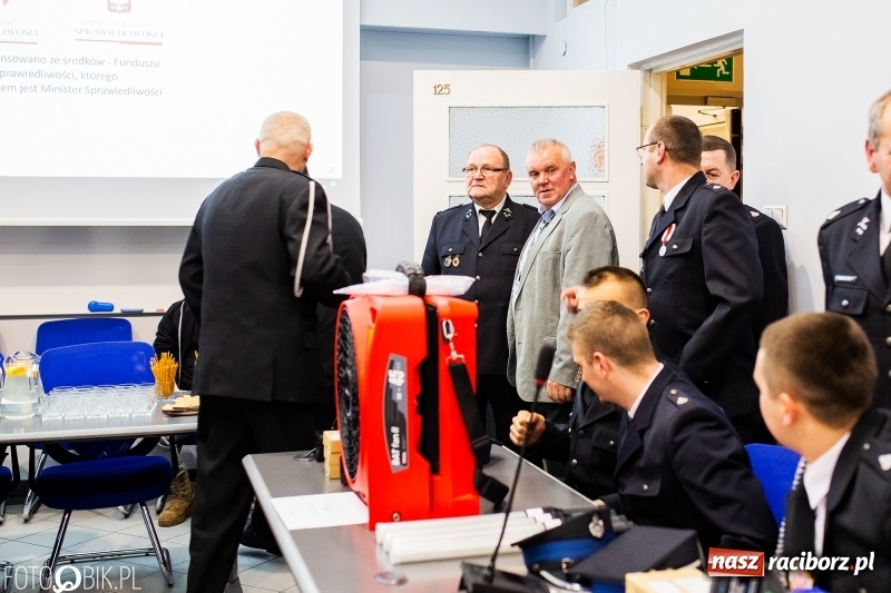 Zdjęcie w galerii na portalu naszraciborz.pl: Strażacy ochotnicy z raciborskich dzielnic odebrali sprzęt z Funduszu Sprawiedliwości wiadomości z regionu