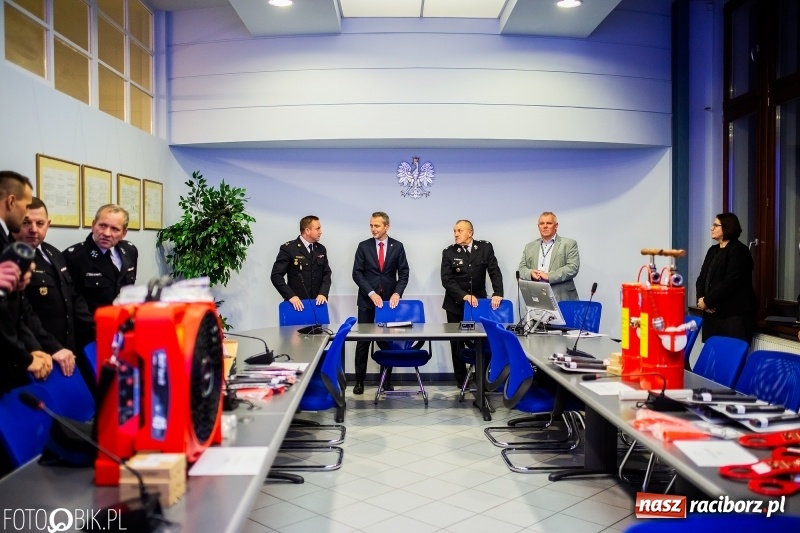 Zdjęcie w galerii na portalu naszraciborz.pl: Strażacy ochotnicy z raciborskich dzielnic odebrali sprzęt z Funduszu Sprawiedliwości wiadomości z regionu