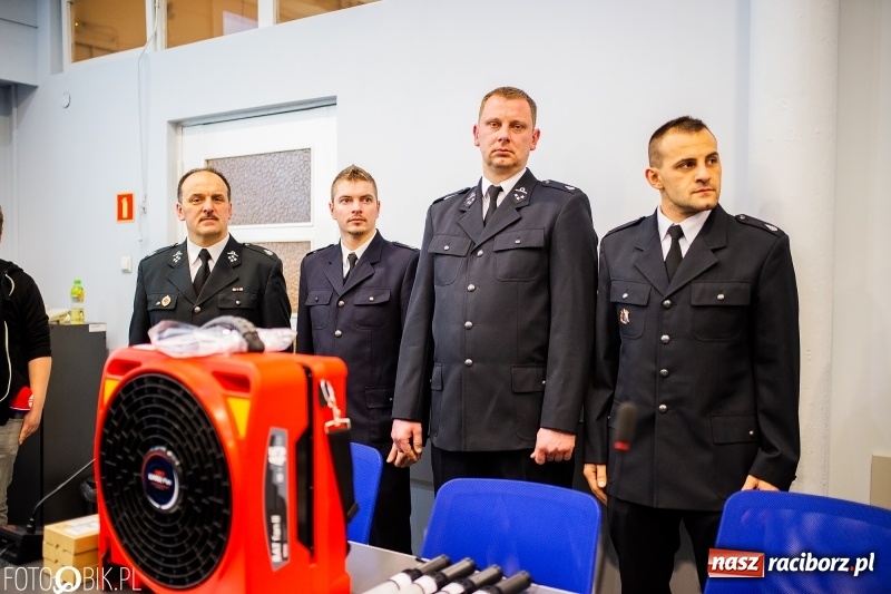 Zdjęcie w galerii na portalu naszraciborz.pl: Strażacy ochotnicy z raciborskich dzielnic odebrali sprzęt z Funduszu Sprawiedliwości wiadomości z regionu
