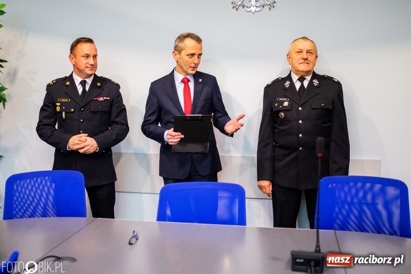 Zdjęcie w galerii na portalu naszraciborz.pl: Strażacy ochotnicy z raciborskich dzielnic odebrali sprzęt z Funduszu Sprawiedliwości wiadomości z regionu