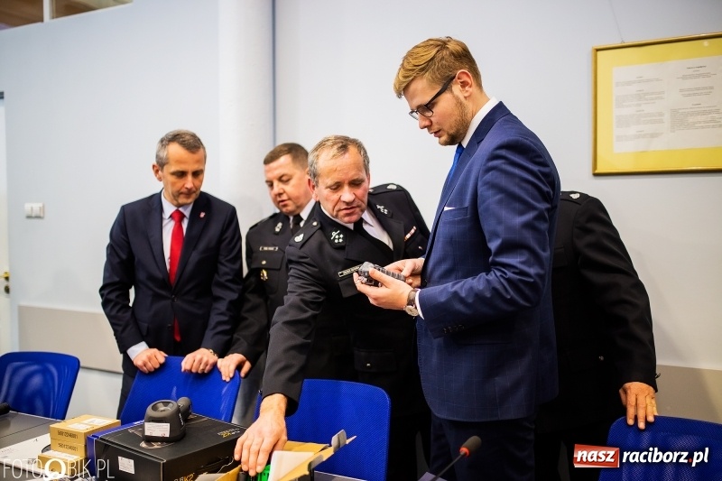 Zdjęcie w galerii na portalu naszraciborz.pl: Strażacy ochotnicy z raciborskich dzielnic odebrali sprzęt z Funduszu Sprawiedliwości wiadomości z regionu