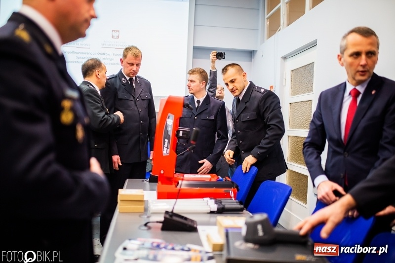 Zdjęcie w galerii na portalu naszraciborz.pl: Strażacy ochotnicy z raciborskich dzielnic odebrali sprzęt z Funduszu Sprawiedliwości wiadomości z regionu