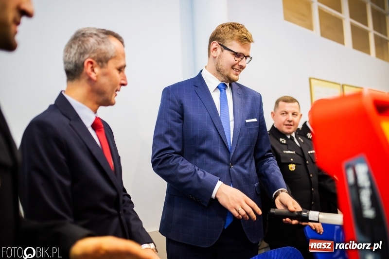 Zdjęcie w galerii na portalu naszraciborz.pl: Strażacy ochotnicy z raciborskich dzielnic odebrali sprzęt z Funduszu Sprawiedliwości wiadomości z regionu