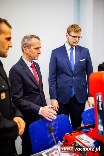 Zdjęcie w galerii na portalu naszraciborz.pl: Strażacy ochotnicy z raciborskich dzielnic odebrali sprzęt z Funduszu Sprawiedliwości wiadomości z regionu