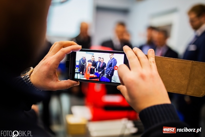 Zdjęcie w galerii na portalu naszraciborz.pl: Strażacy ochotnicy z raciborskich dzielnic odebrali sprzęt z Funduszu Sprawiedliwości wiadomości z regionu